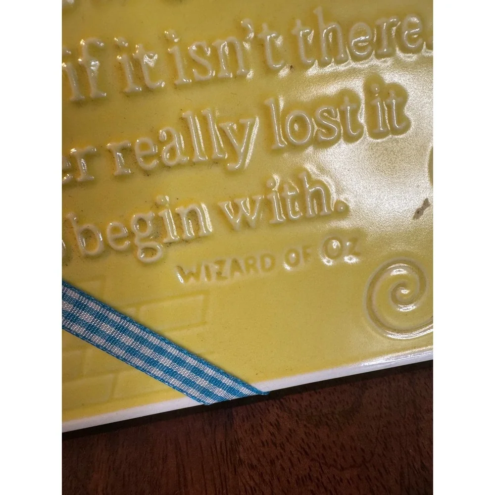 Hallmark Wizard of Oz Yellow‎ Brick Road Plaque – Dorothy Ribbon